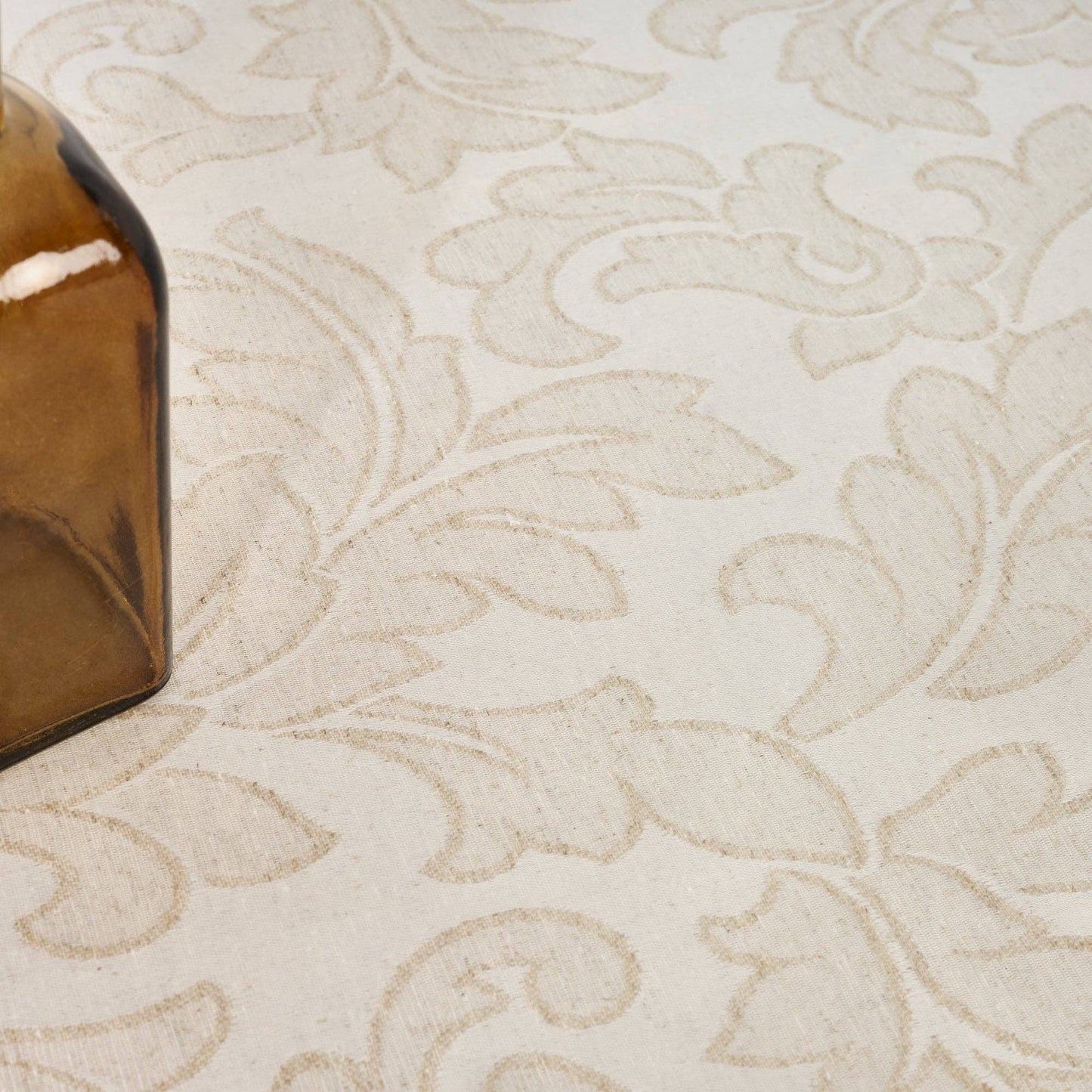 Acacia tablecloth in stain-resistant jacquard linen