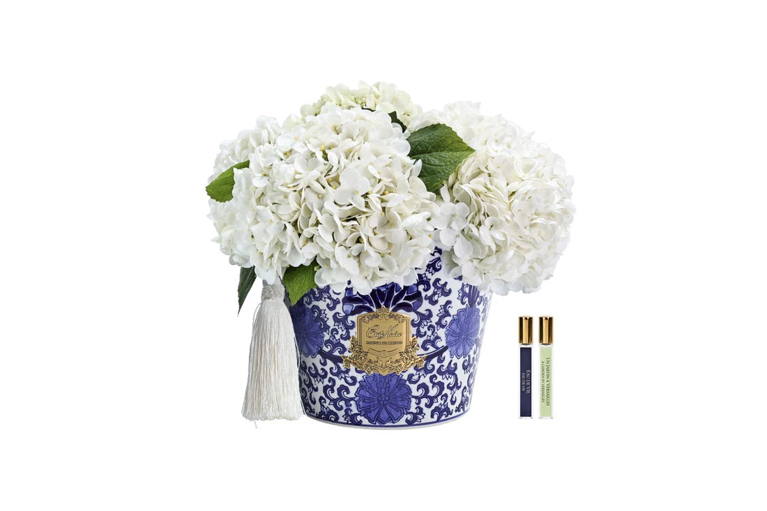 Bouquet d'hortensias blancs - vase oriental