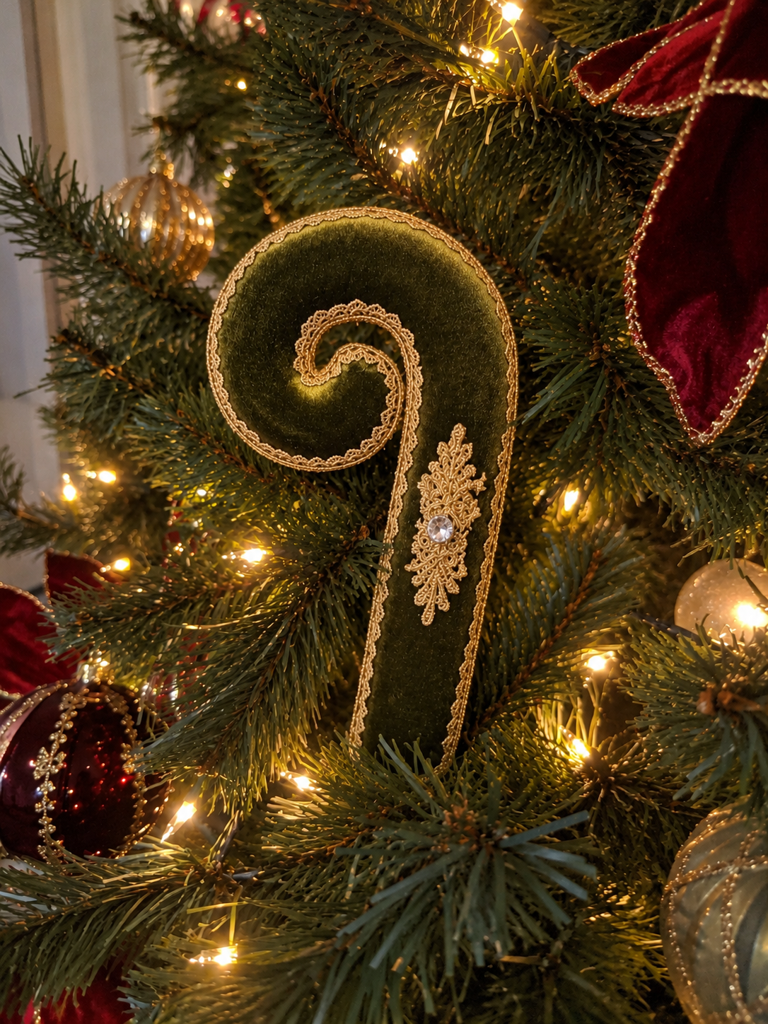 Canne de Noël en velours vert et dentelle