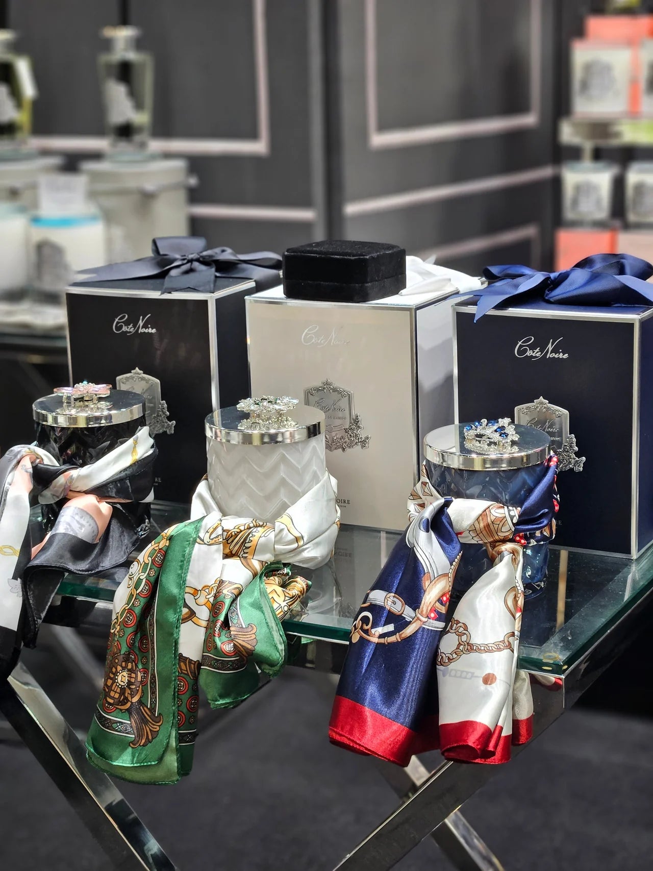 Scarf Candle - White &amp; Silver