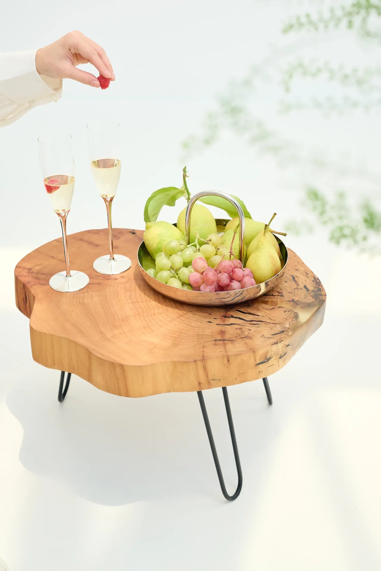 Coupe design en acier inoxydable – Élégance argentée