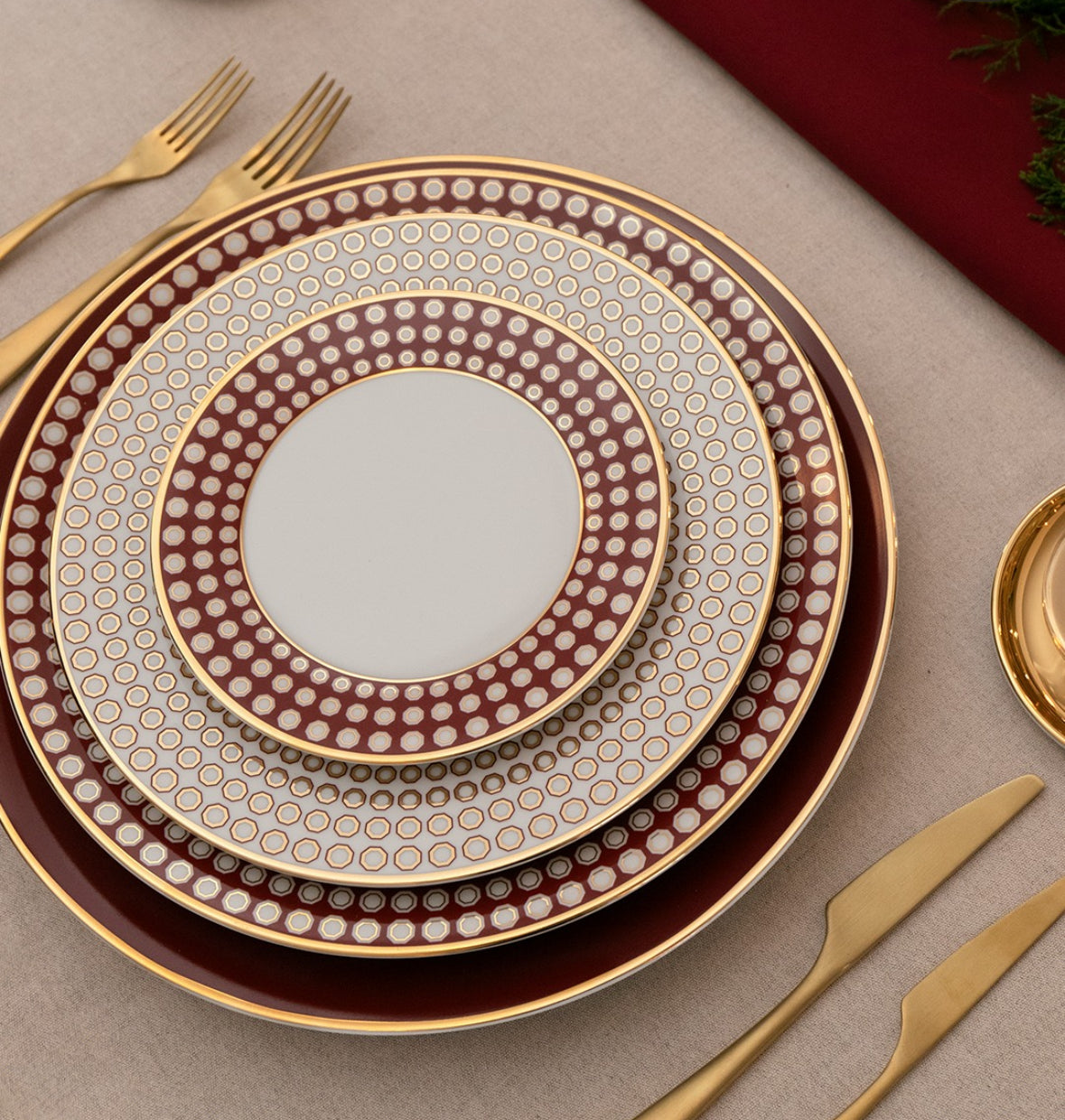 Assiette plate en porcelaine - Ruby