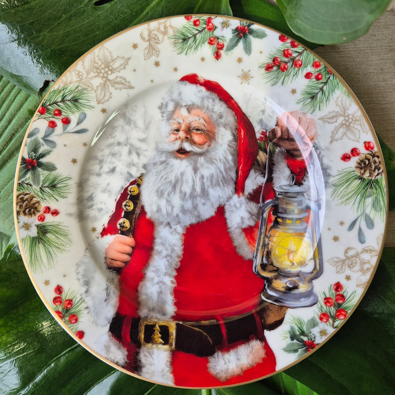 Set of 4 porcelain plates – Santa is Coming