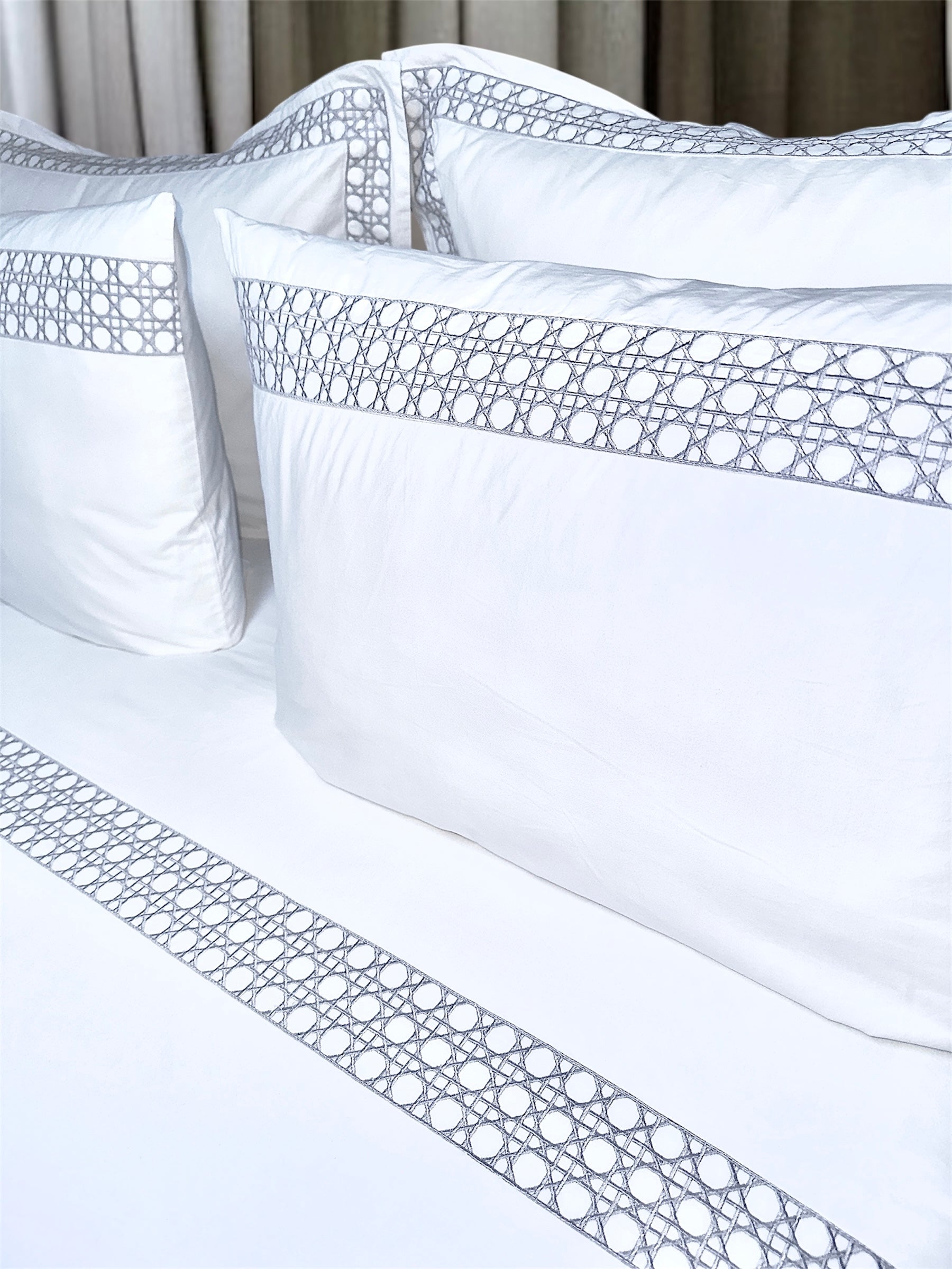 Allegro Embroidery Bed Set 