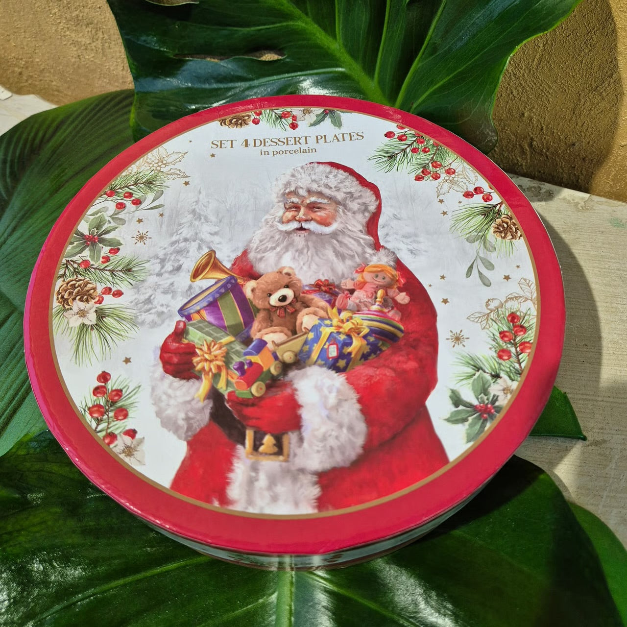 Set of 4 porcelain plates – Santa is Coming