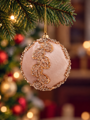 Boule de Noël en velours ivoire Broderies