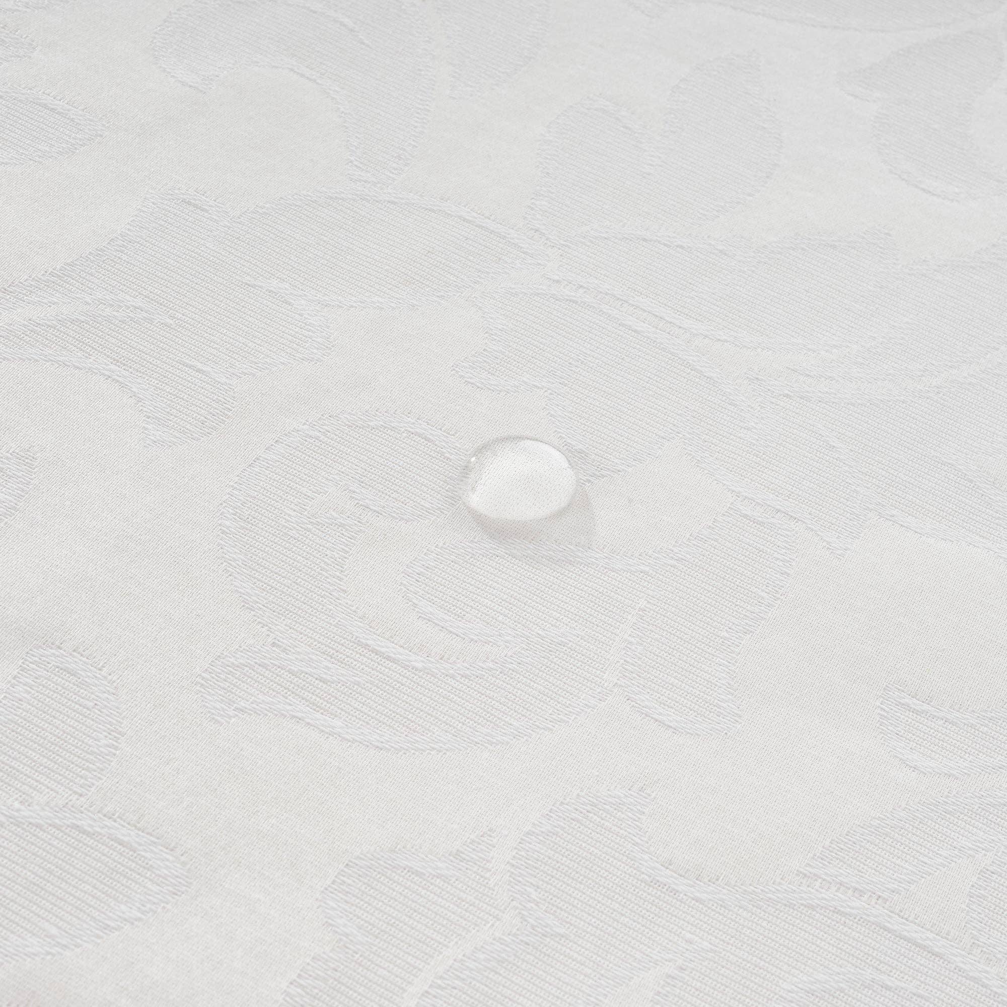 White stain-resistant jacquard tablecloth