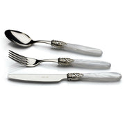 Ménagère Lisa argent et blanc pour une table élégante et raffinée