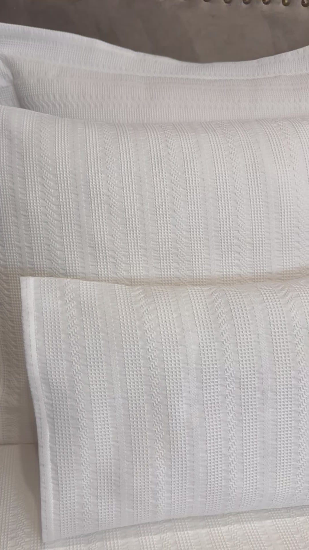 Load video: Amélia duvet cover